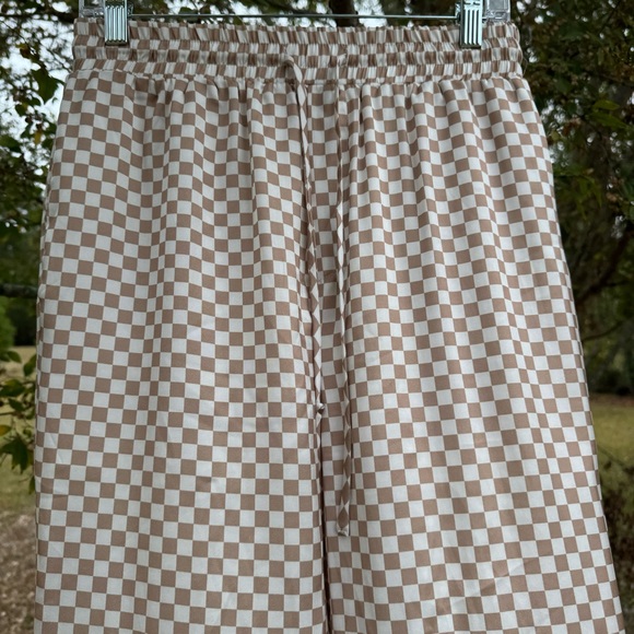 Moodie Checkered Maxi Pants Cream and Brown Size Medium - Picture 2 of 13